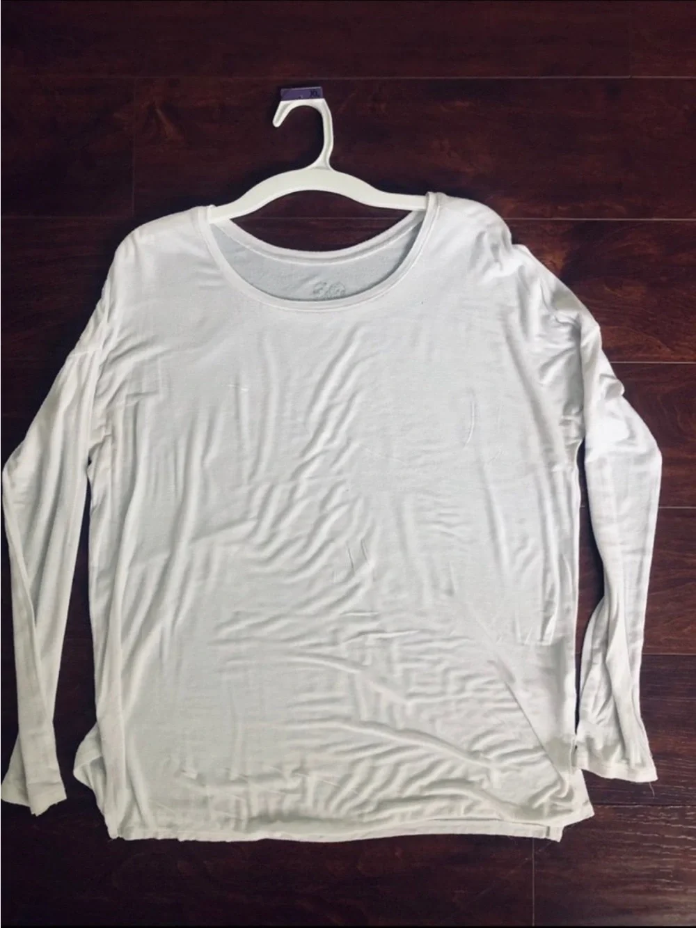 Solid white t-shirt - Picture 1 of 4